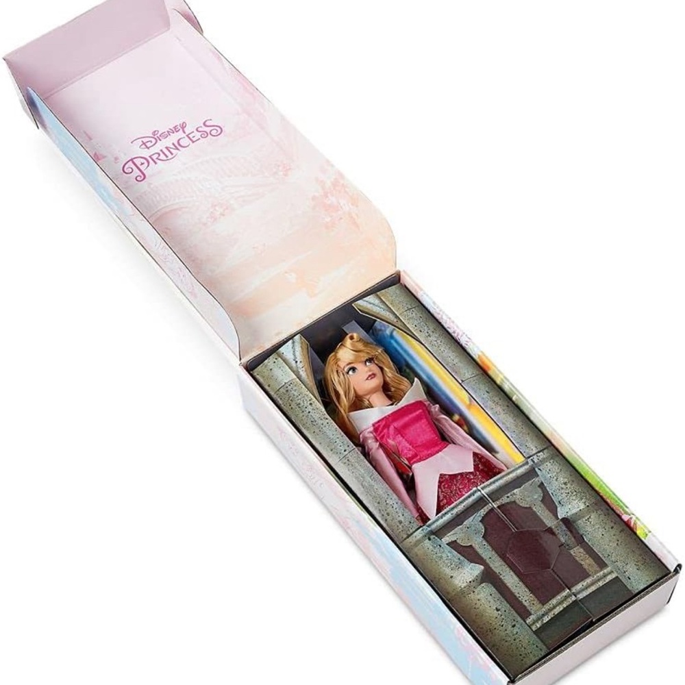 Disney Princess Aurora Classic Doll from Sleeping Beauty, Molded Brush - Picture 3 of 7